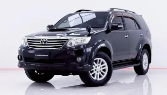 6A924 Toyota Fortuner 3.0 V SUV 2012