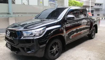 2025 TOYOTA REVO DOUBLE CAB 2.4 ENTRY (โฉมใหม่) เกียร์AUTO สีดำ  วิ่งน้อย 9,264 กม. สวยจัด ฟรีดาวน์ 