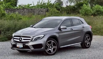 MERCEDES-BENZ GLA200 Sport (W156) Panoramic Sunroof " รถพวงมาลัยฝั่งซ้าย " ปี 2017 ออปชั่นจัดเต็ม