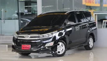 Toyota Innova 2.8 CRYSTA V ปี2018 รถบ้านมือเดียว ไมล์แท้9x,xxxโล เข้าศูนย์ตลอด สวยเดิมทั้งคัน ฟรีดาว