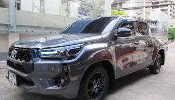 2024 TOYOTA REVO DOUBBLECAB 2.4 MID Z EDITION (โฉมใหม่ ยูโร5) เกียร์ธรรมดา รถสวยสภาพใหม่ ฟรีดาวน์