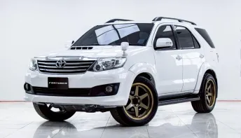 5B817 Toyota Fortuner 2.5 V SUV 2014 