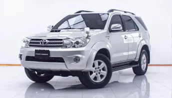 1D592 Toyota Fortuner 3.0 V SUV 2009