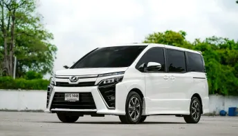 New !! Toyota Voxy 2.0 ZS ปี 2019 เลขไมล์นางฟ้า ใครหารถครอบครัวอยู่ไม่ควรพลาด