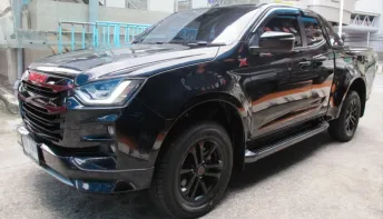 2023 ISUZU DMAX CAB HI-LANDER 1.9 X-SERIES เกียร์ธรรมดา สีดำ วิ่ง 21,122 กม. รถสวยสภาพใหม่ ฟรีดาวน์ 