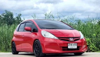 ขายรถยนต์ HONDA JAZZ 1.5 i-VTEC ปี 2013 สภาพดีมาก