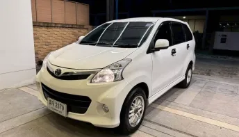 Toyota Avanza 1.5 ปี 2012 สีขาว สภาพดี ไมล์น้อย