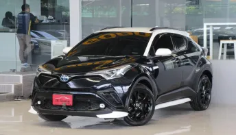 Toyota C-HR KARL LAGERFELD ปี2020 รถบ้านมือเดียว ไมล์แท้6x,xxxโล เข้าศูนย์ตลอด สวยเดิมทั้งคัน ฟรีดาว