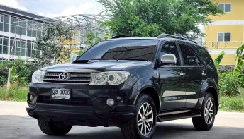 Toyota Fortuner 3.0 V 2010 รถครอบครัวสุดคุ้ม
