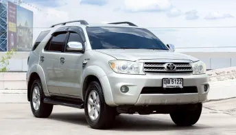 ด่วน! TOYOTA Fortuner 2.7 V ปี 2011 พร้อมใช้งาน คุ้มค่า