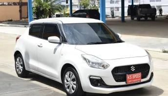 Suzuki Swift 1.2 GL  สีขาว เกียร์ออโต้ ปี2019