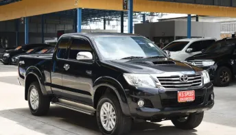 Toyota Vigo 2.5E Smart Cab Prerunner สีดำ เกียร์ธรรมดา ปี2015