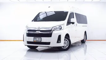 1D964 TOYOTA COMMUTER 2.8 MT 2023