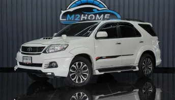 TOYOTA FORTUNER 3.0 TRD Sportivo 4WD AT ปี 2014 จด 2015 สีขาว
