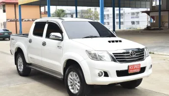 Toyota Vigo 2.5G Prerunner สีขาว เกียร์ออโต้ ปี2014