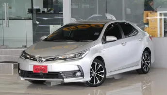 Toyota COROLLA 1.8 ESPORT ปี 2018 ไมล์แท้9x,xxxโล รถบ้านมือเดียว ไม่เคยติดแก๊ส สวยทั้งคัน ฟรีดาวน์