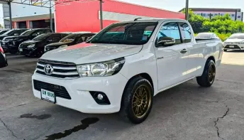Toyota Revo Smart Cab 2.4 E เกียร์ธรรมดา ปี 2017 ผ่อนเริ่มต้น 6,*** บาท