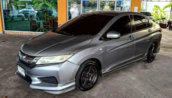 Honda City 1.5 V เกียร์ออโต้ ปี 2016 ผ่อนเริ่มต้น 5,*** บาท