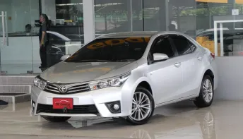 Toyota COROLLA 1.8 E ปี 2016 ไมล์แท้แน่นอน5x,xxxโล รถบ้านมือเดียว เข้าศูนย์ตลอด ไม่เคยติดแก๊ส ฟรีดาว