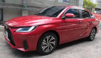 2024 TOYOTA YARIS ATIV 1.2 SMART AUTO สีแดง วิ่งน้อย 5,278 กม.  รถรถสวย สภาพใหม่ ฟรีดาวน์