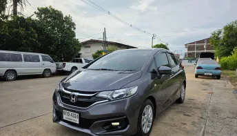 Honda Jazz 1.5 i-VTEC 2017 สภาพดีเยี่ยม ราคาพิเศษ