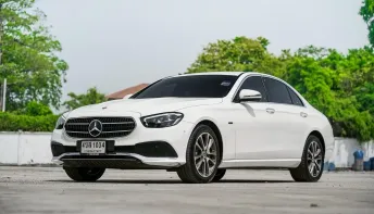 New !!  Benz E300e Avantgarde ปี 2021  รถสภาพสวยมาก รถพร้อมใช้งานทันที รับประกันรถไม่มีชนหนัก
