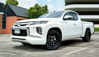 2022 MITSUBISHI TRITON 2.5 GLX MEGA CAB