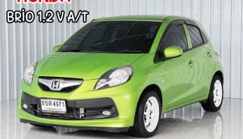 ผ่อนเบาๆ 4,*** บาท Honda Brio 1.2 รถเก๋ง 5 ประตู