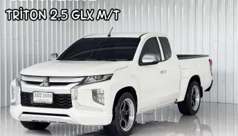  Mitsubishi TRITON 2.5GLX เกียร์ธรรมดา รถกระบะ รถสภาพดี มีประกัน