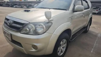 Toyota Fortuner 3.0 V ปี 2008 รถมือสองสภาพดี