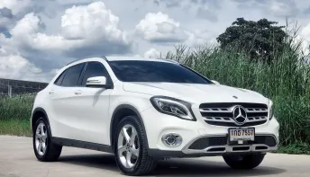 Mercedes-Benz GLA200 1.6 W156 Urban เบนซิน A/T ปี 2019