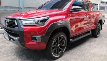 2023 TOYOTA REVO CAB 2.4 PRERUNNER ROCCO เกียร์AUTO สีแดง  วิ่งน้อย 10,489 กม รถสวยสภาพใหม่ ฟรีดาวน์
