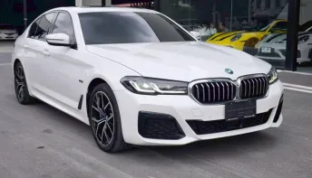 2022 BMW 530e 2.0 LCI Msport สีขาว