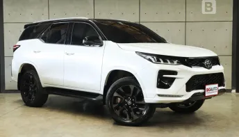2023 Toyota FORTUNER 2.8 GR Sport 4WD Black Top AT รุ่น TOP สุด ไมล์เเท้ รถมือเเรกจากป้ายเเดง B7788