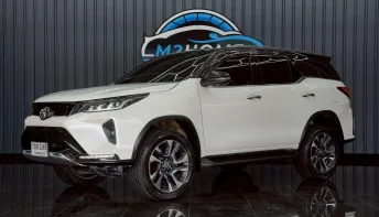 TOYOTA FORTUNER 2.4 LEGENDER 2WD AT ปี 2020 สีขาว