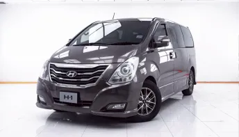 1E271 HYUNDAI H-1 2.5 DELUXE AT 2014
