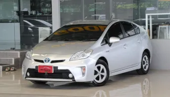 Toyota Prius 1.8 Hybrid ปี 2014 เปลี่ยนแบตhybrid ปี 2022 ใช้น้อยมากเข้าศูนย์ตลอด รถบ้านแท้ ฟรีดาวน์