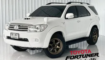 Toyota Fortuner 3.0 V  2WD SUV รถสวย