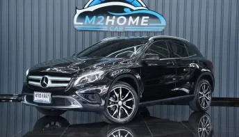 MERCEDES-BENZ GLA 200 Urban AT ปี 2015 สี ดำ