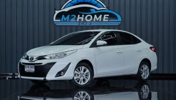 TOYOTA YARIS ATIV 1.2 E CVT AT ปึ 2018 จด 2019 สี ขาว