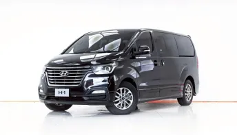 3B169 HYUNDAI H-1 2.5 DELUXE AT 2018