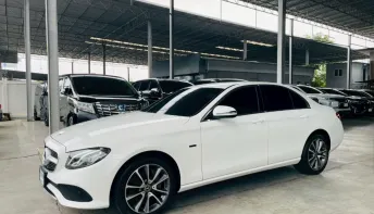 MERCEDES-BENZ E300e 2.0 AVANTGARDE ปี 2021 รถสวย มือเเรก ไมล์น้อย พร้อมใช้ รับประกันตัวถังสวย
