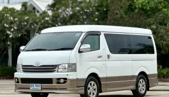 TOYOTA VENTURY 2.7 V ปี 2011