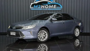 TOYOTA CAMRY 2.5 Hybrid CD AT ปี 2015 จด 2017 สี เทา