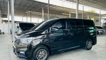 HYUNDAI H1 2.5 DELUXE 2021 รถสวย มือแรกออกห้าง พร้อมใช้ ไมล์น้อย 5 หมื่น TOP สุด รับประกันตัวถังสวย