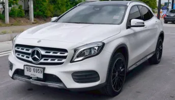 2020 MERCEDES-BENZ GLA-250 AMG สีขาว