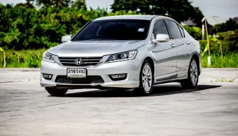 2013 Honda ACCORD 2.0 รถเก๋ง 4 ประตู