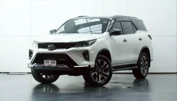 2022 TT.FORTUNER 2.4 LEGENDER BLACK TOP 4WD.