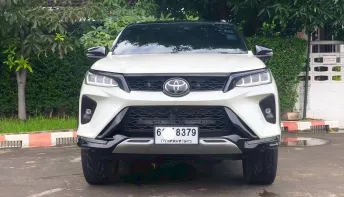 Toyota Fortuner 2.8 Legender Black Top 2WD auto ปี 2020 แท้ สีขาว