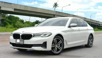 BMW 530e Plug-in Hybrid elite Lci ปี 2021 แท้ สีขาว